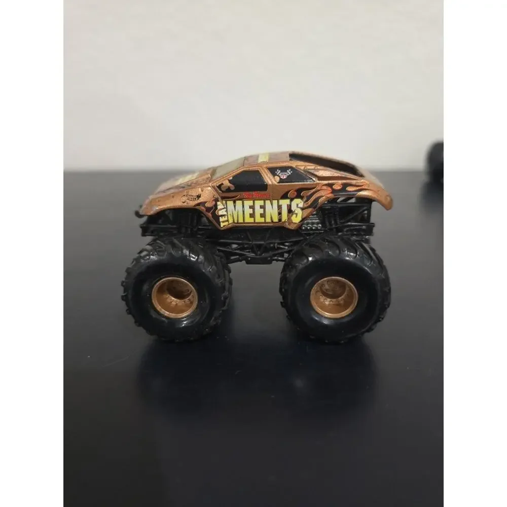 Hot Wheels & Monster Jam Monster Trucks Lot of 20